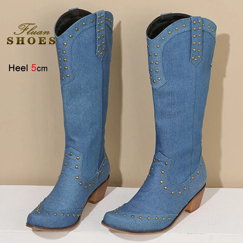 

Модные зимние синие джинсовые женские сапоги до колена с заклепками, ковбойские сапоги в стиле вестерн на блочном каблуке с острым носком, женские длинные сапоги без шнуровки