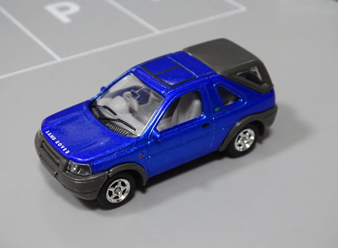 1:60 alloy Freelander off-road SUV car model,children\'s sliding car toys,simulation model ornaments,wholesale