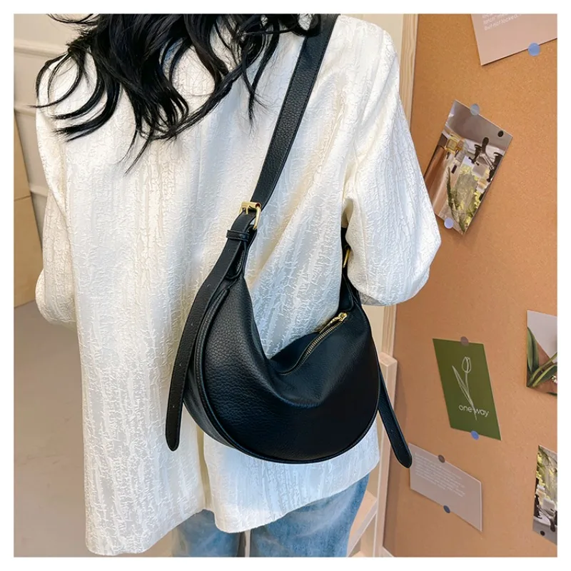 

Luxury Women High End Leather Fashion Tote Bag Elegant Designer Shoulder Handbag For Stylish City Lifestyle Wear