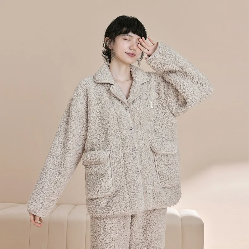 Fall and winter Coral fleece Pajamas Large size loose Warm suit Ms. Can be worn outside Flannel loungewear pajamas for women