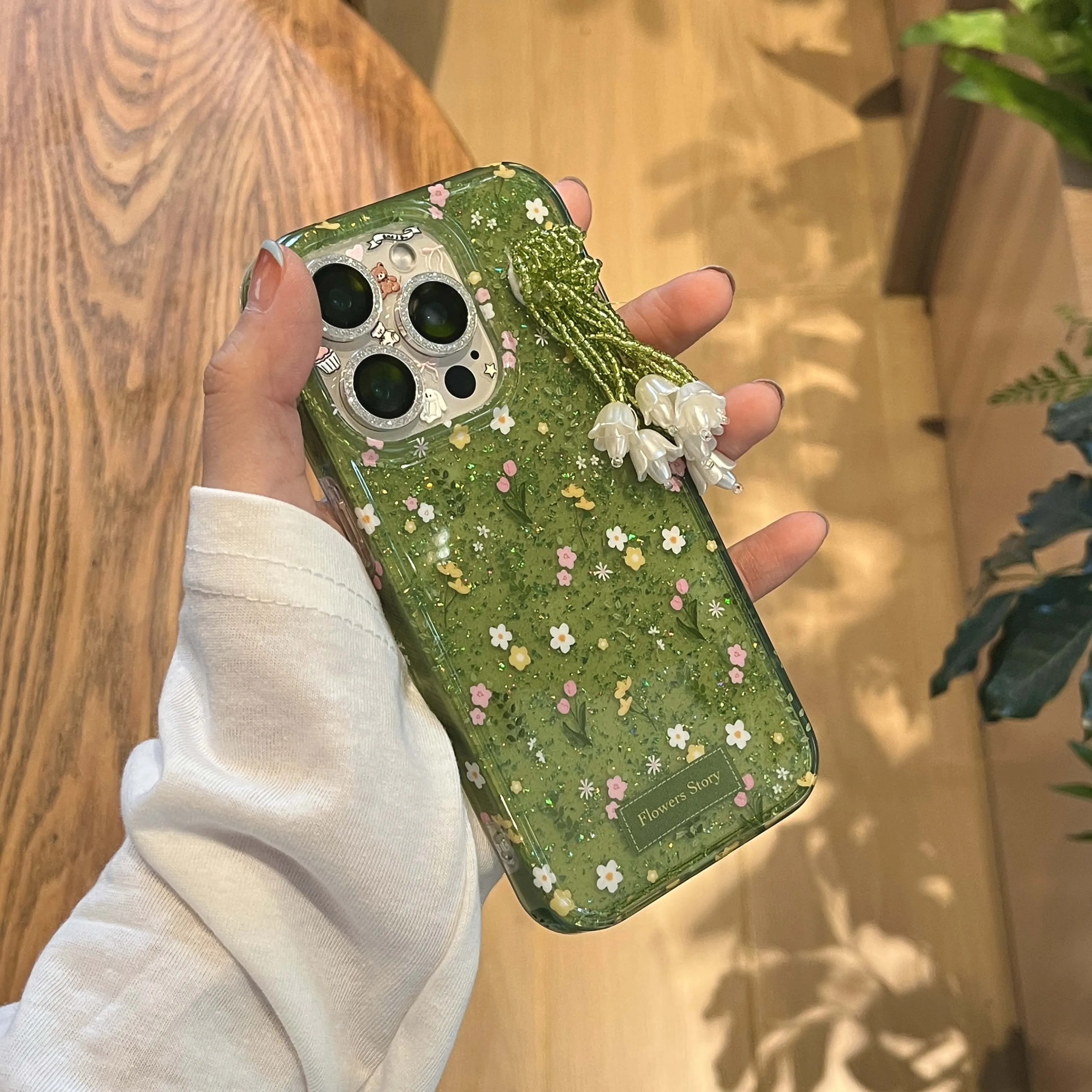 Ins tassel flower pendant green glitter shiny phone case for iphone 13 14 pro max 15 16 promax cool back cover view 2