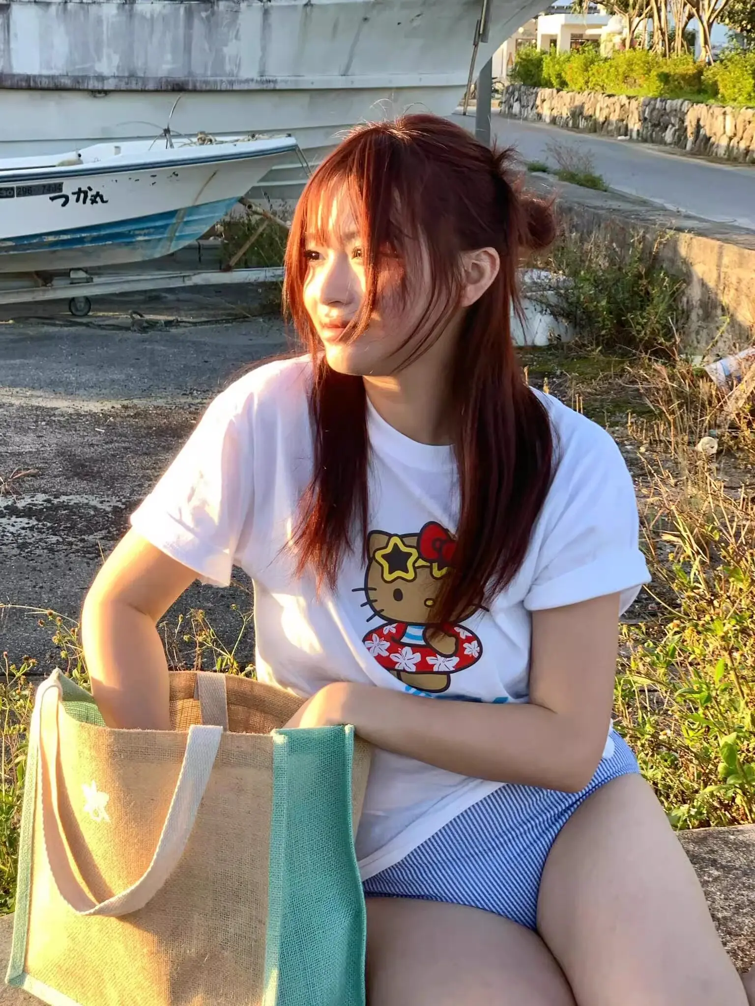 

Hello, Katie T-shirt for parents and children. Comfortable to wear and of high quality.