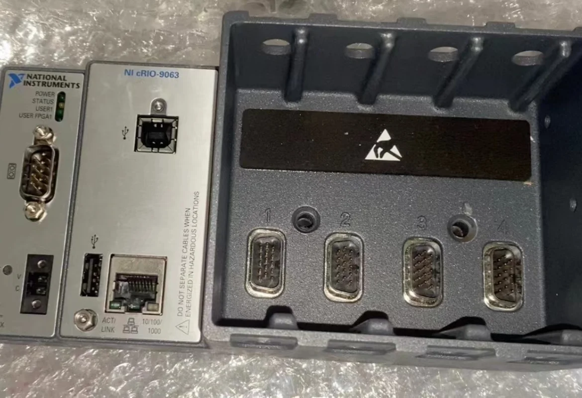 

Контроллер National Instruments NI cRIO-9063 с 4-слотовым корпусом FPGA