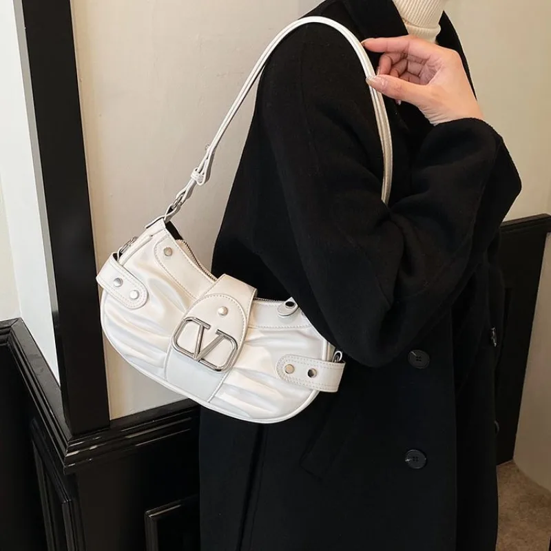 

Retro Versatile Crossbody Bag with New Style - Classy Niche Design for Girls' Sweet Casual Daily Outfits Everyday Looks
