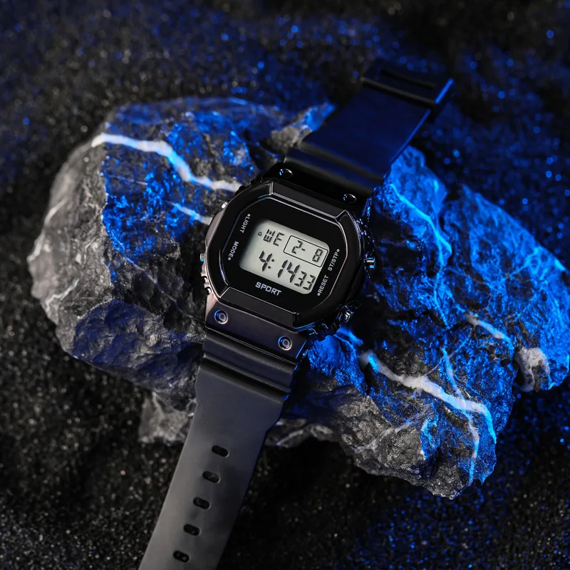 2022 New Sports Digital Square Watch Luminous Dial Casual Fashion Clock Outdoor Rubber Strap Fashionable Watch for Men Bracelet