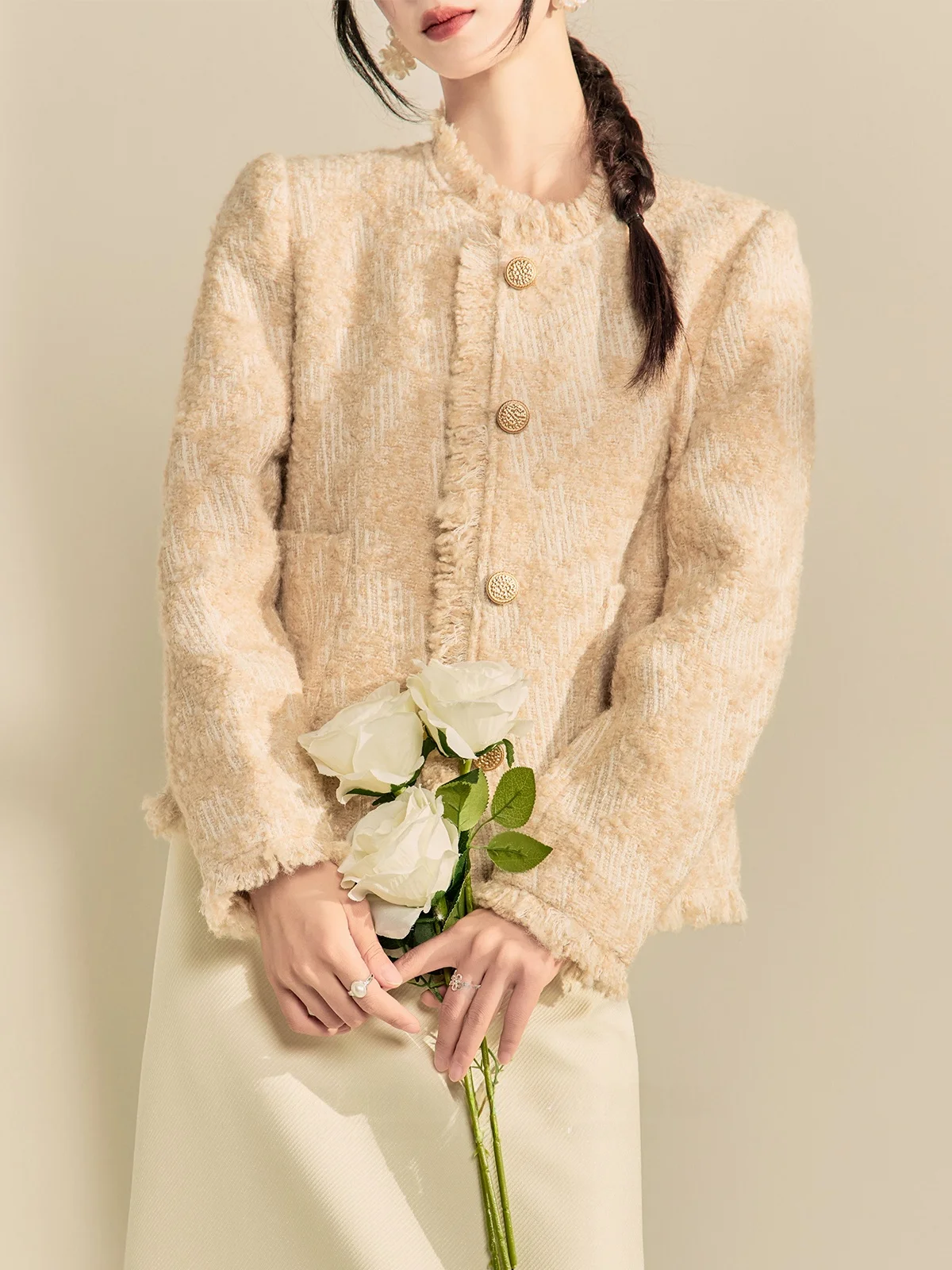 

Элегантное женское пальто Flowing Era из грубого твида, коллекция ранняя осень 2025, новинка, с длинными рукавами, на пуговицах, из полиэфирного волокна