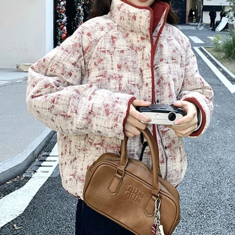 

Красное пуховое женское зимнее высококачественное короткое пальто на хлопковой подкладке