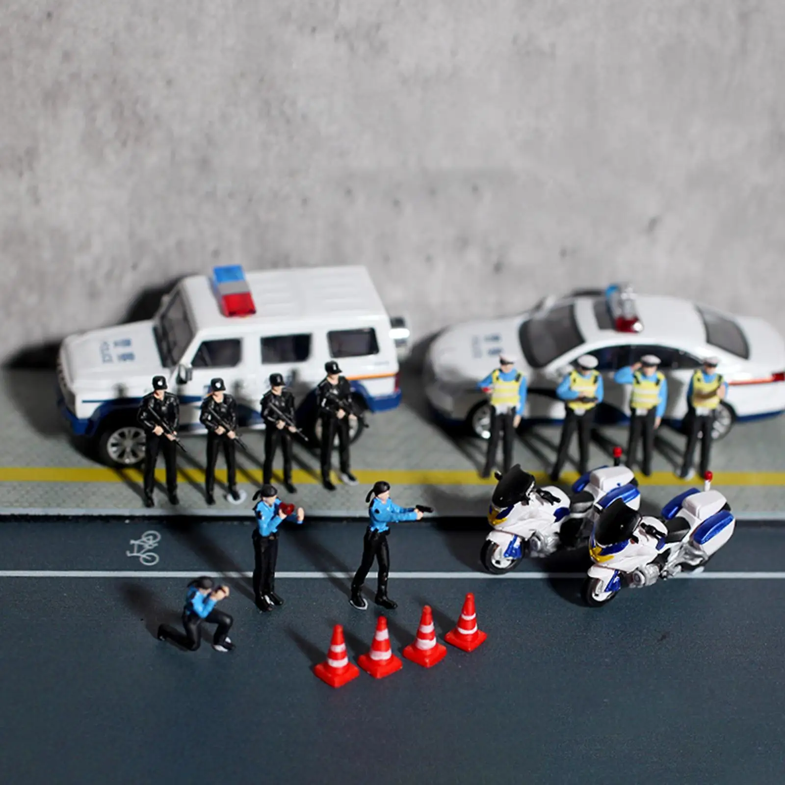 Cônes de signalisation miniatures à l'échelle 1/64, 4 pièces, cônes d'entraînement pour garçons et filles