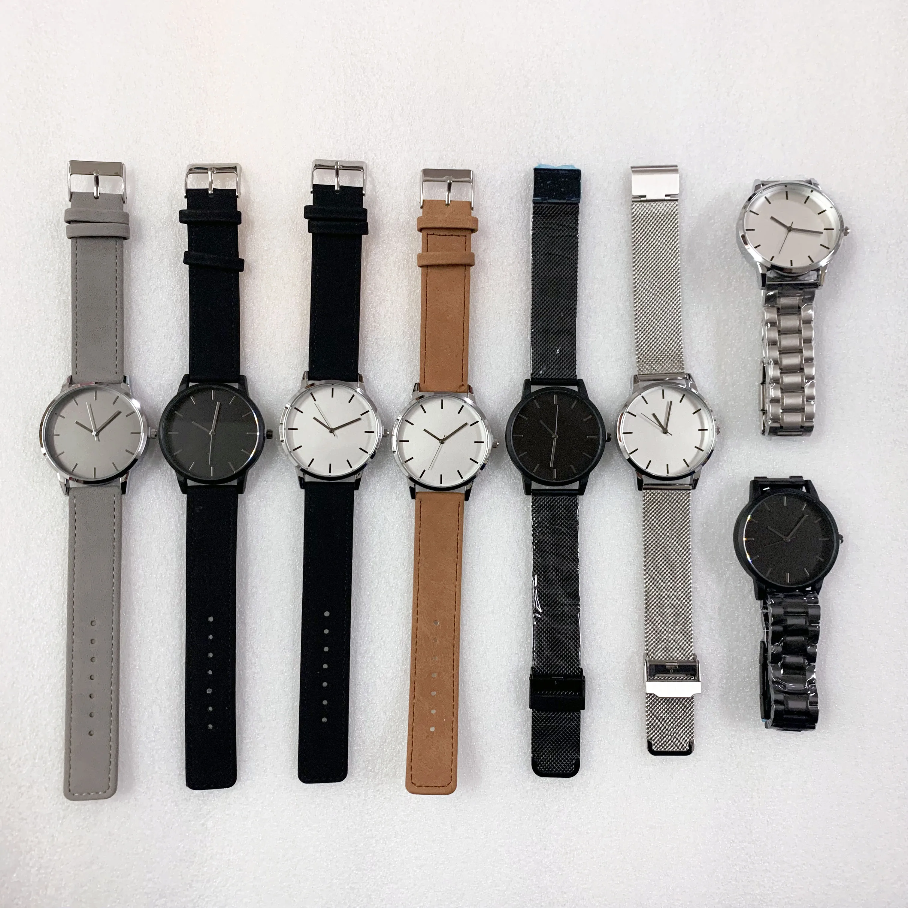 Semplice orologio da uomo nero a 3 lancette Movimento giapponese in vera pelle di buona qualità Crea orologi al quarzo OEM con etichetta privata con logo