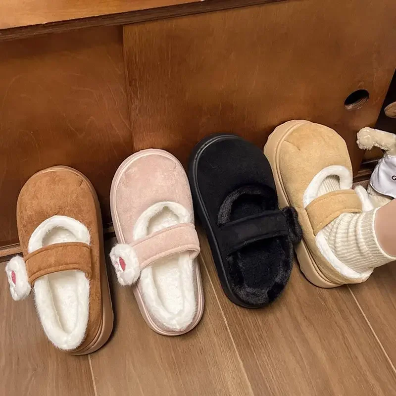 As pessoas preguiçosas de sola grossa com aumento de altura usam sapatos de algodão de velcro quentes no inverno chinelos de algodão casuais de gato fofo mulher