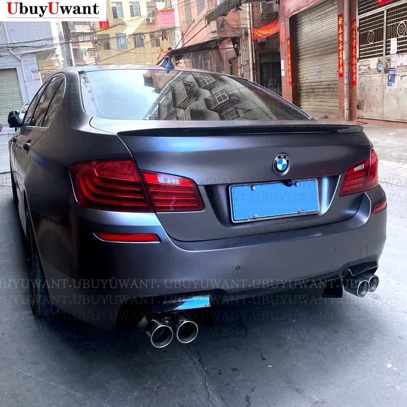 BMW 5 serisi M5 için 520i 528i 525i F10 F18 P tarzı 2010-2017 ABS plastik boyalı renk arka bagaj bölmesi Spoiler araba kanat