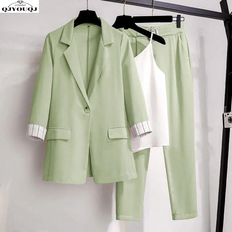 Small Suit Three Piece Set 2024 New Fashionable Small Fragrance Korean Version Temperament Casual Professional Suit Set