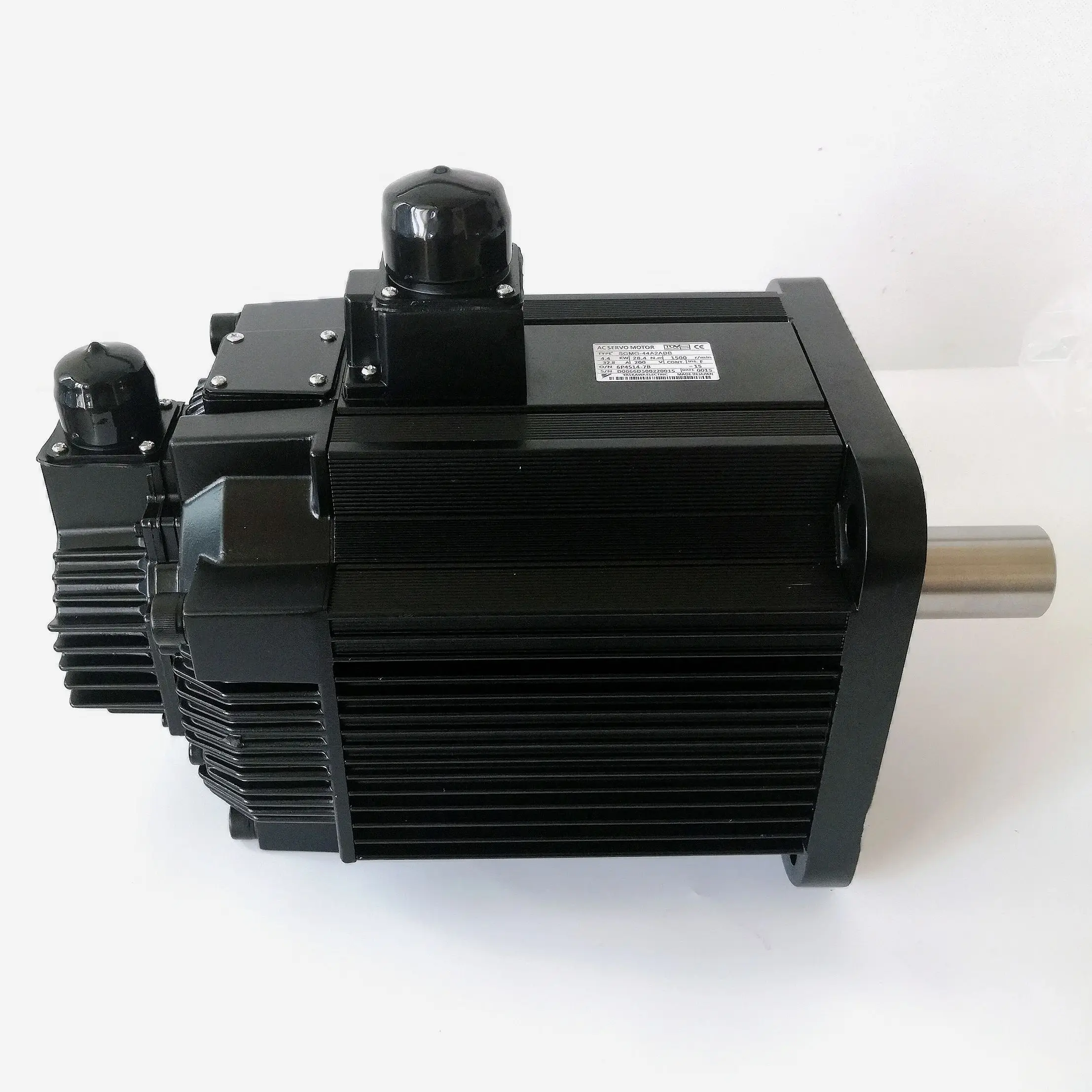 

SGMG-44A2ABC Совершенно новый серводвигатель, быстрая доставка SGMG 44A2ABC