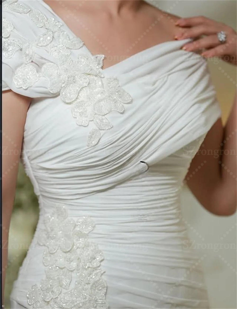 Off Shoulder Chiffon Pleated Tiered Muslim Wedding Dress Sheath Lace Cape Saudi Arab Bridal Dress with Train Custom Made