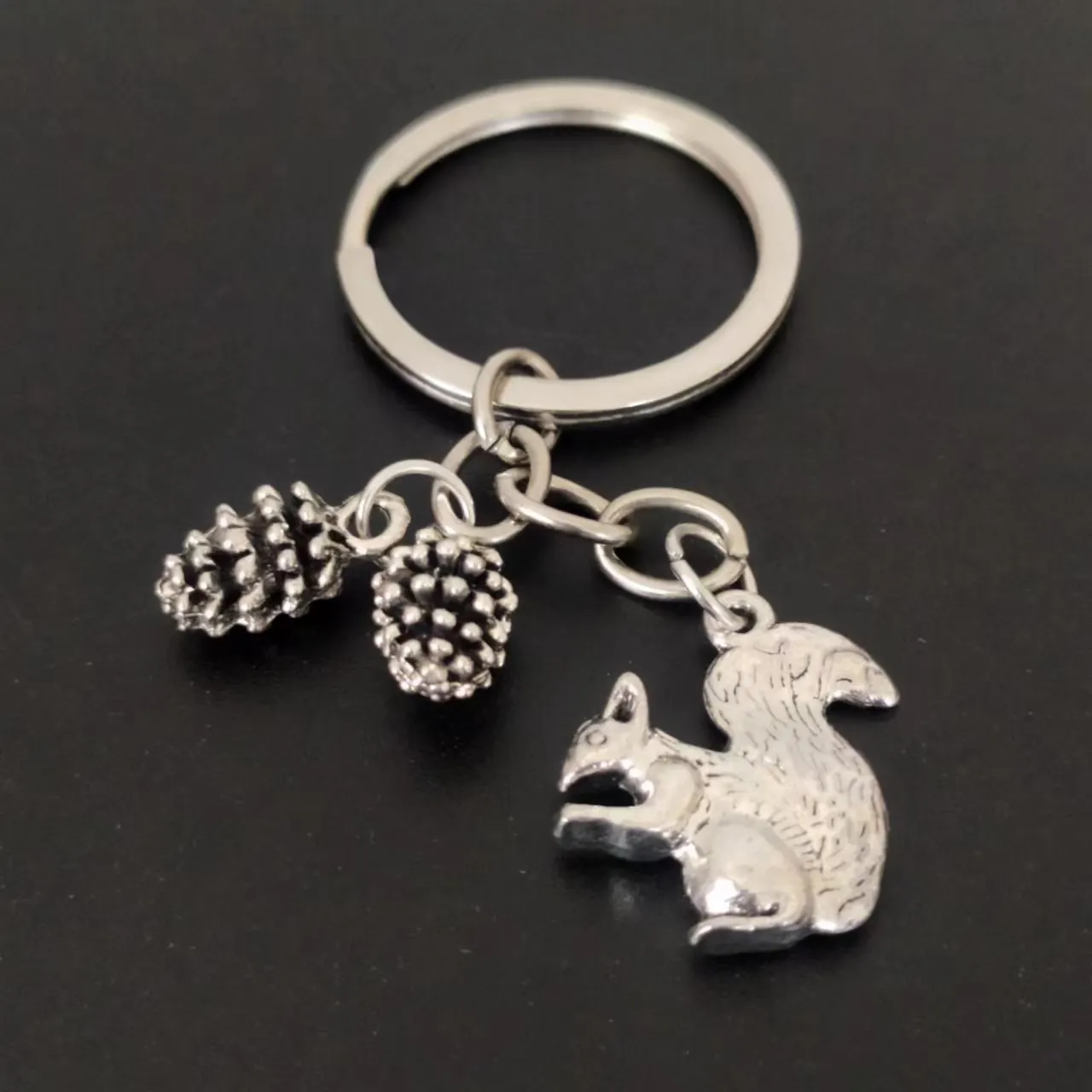 keychain squirrel Valentine's Day Gift 3D Squirrel Pine Cone Acorn Acorn Nut Small Animal Keyring