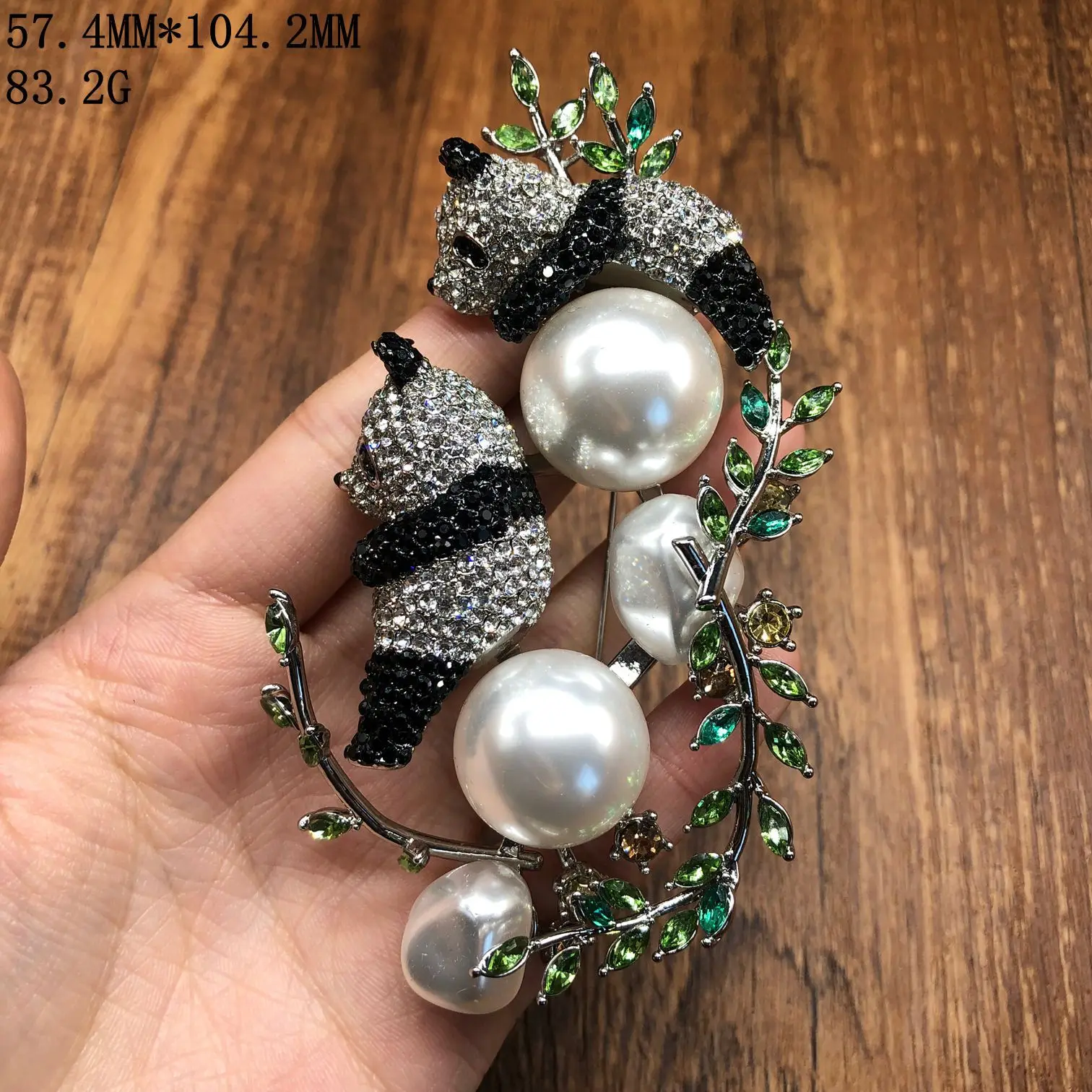 Elegant  panda brooch versatile  piny przypinki diamond-encrusted  exquisite heavy-duty pearl jewelry