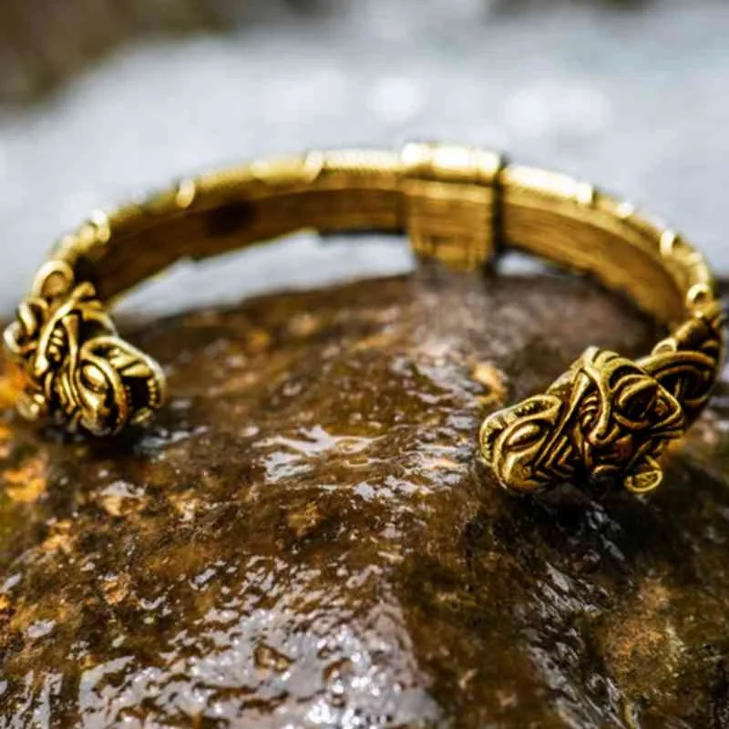 

Vintage Nordic Men's High Quality Zinc Alloy Viking Pirate Wolf Head Bracelet Punk Men's Pagan Party Amulet Bracelet Best Gift