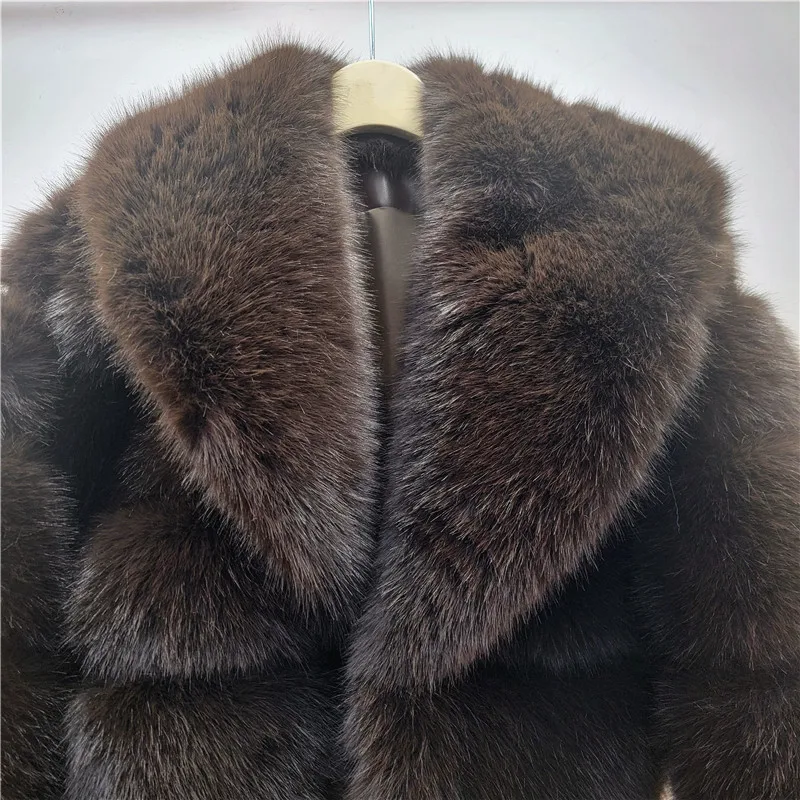 تصميم فريد من نوعه تحسس صديقة للبيئة فو الفراء معطف قصير الراقية البني الرجعية 2025 الخريف الشتاء جديد طويل الأكمام فروي سترة النساء