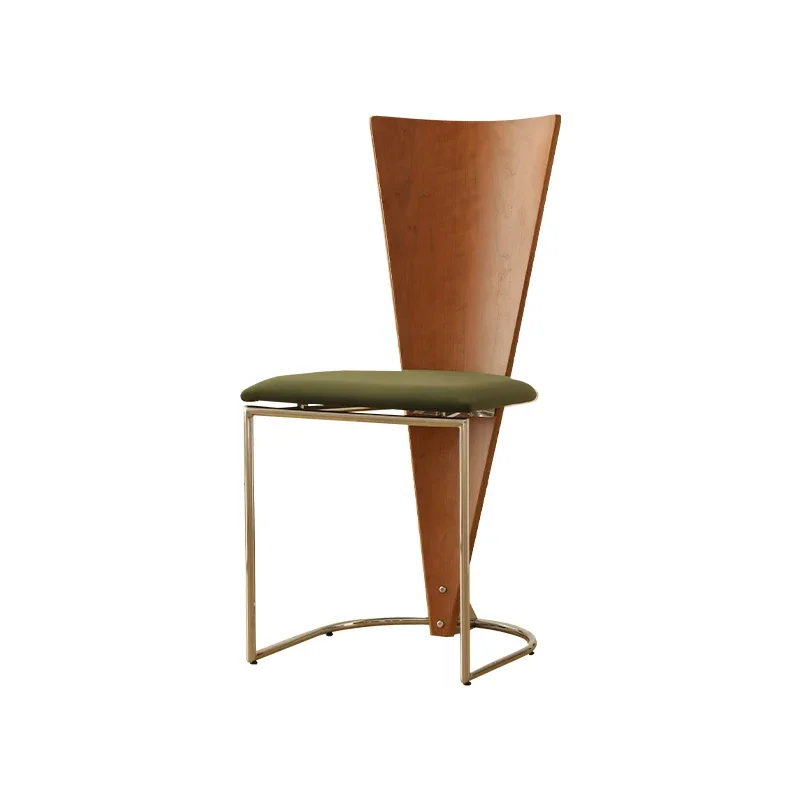 Französischer Retro-Esszimmerstuhl aus Massivholz, Esstischstuhl für Zuhause, Metallstuhl im mittelalterlichen Design, kreativer Stuhl mit Rückenlehne