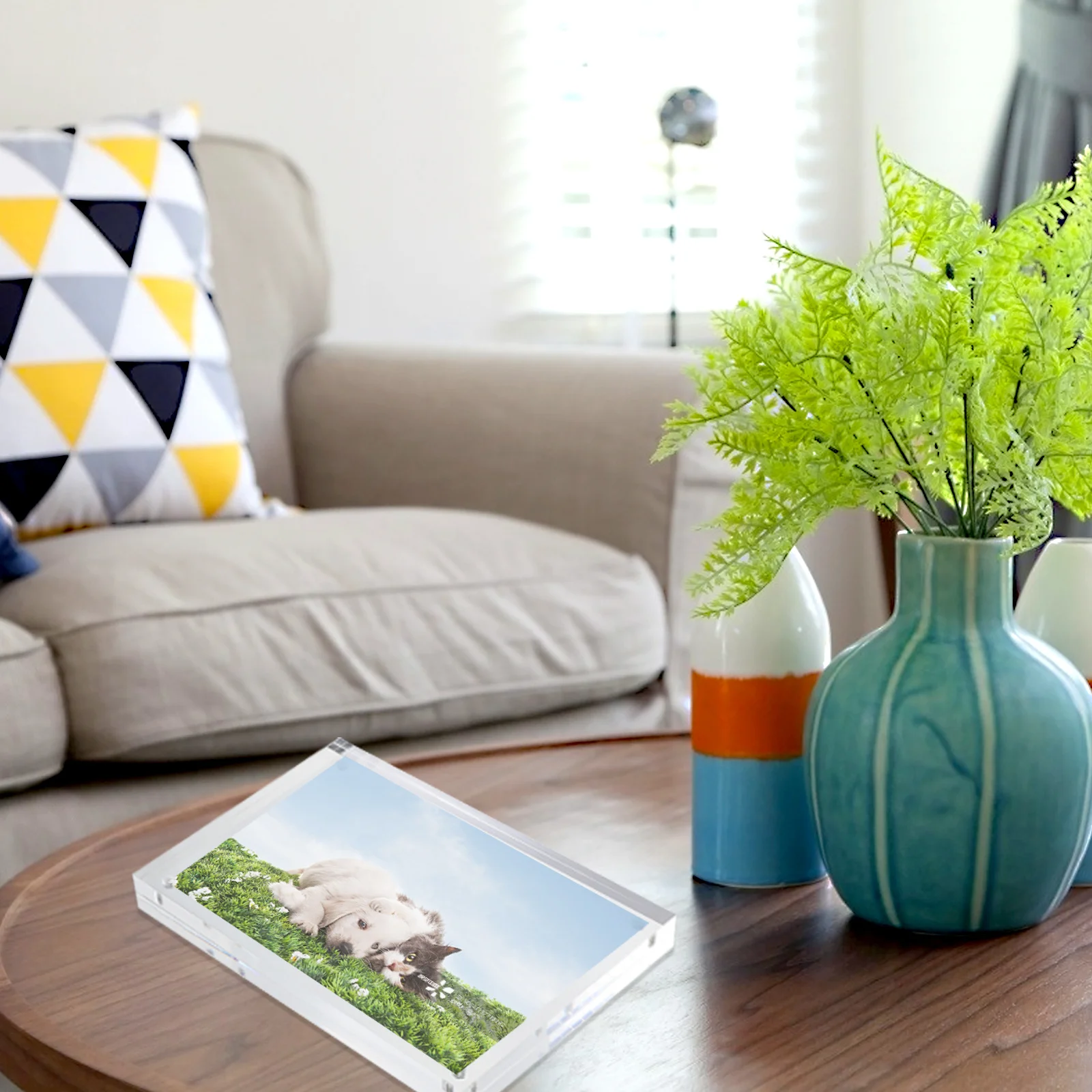 

1Pcs Magnetic Acrylic Photo Frame Transparent Simple Design Home Decorative Picture Holder Display Board Chic Photo Decor 7-Inch