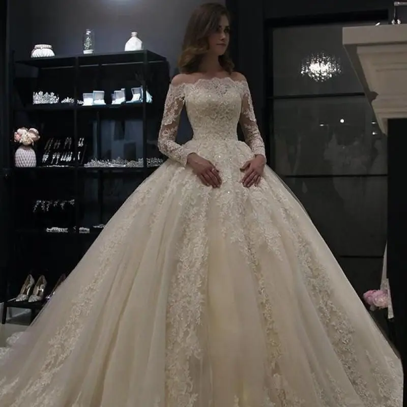 Champagnerfarbenes Schulterfreies Hochzeitskleid im Französischen Hofstil mit Spitze und Langen Ärmeln, Figurbetontes Brautkleid für Hochzeitsbankette, Maßanfertigung