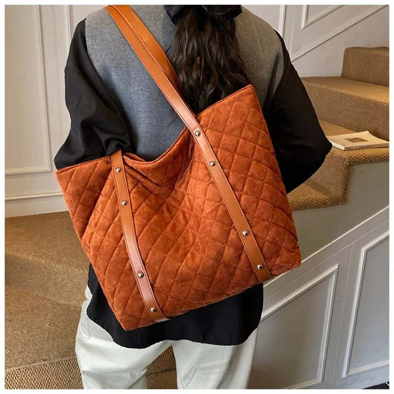 Tas Selempang Wanita Superior Terbuat Dari Kulit Bermotif Python Menampilkan Desain Bernapas Elegan Tallinn Trendy Luas Lembut untuk Gaya Sehari-hari