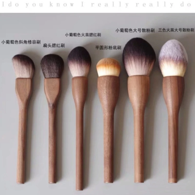 1Pc New Vintage Walnut Wood Handle Makeup Brush Soft Fur High Quality Powder Blush Foundation Brush Super Soft Makeup Tools