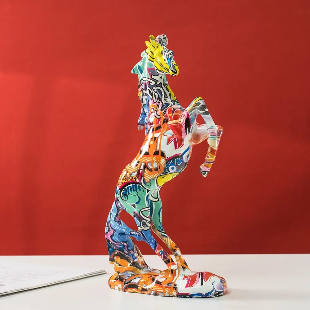

Статуя высокой лошади, граффити, поп-арт, современный декор, фигурка для гостиной, офиса, книжного шкафа, украшение интерьера полки Фигурки Собак