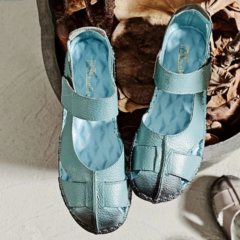 2025 Chaussures لوحات الصيف تنفس صندل مسطح أحذية الصنادل للنساء أحذية جلدية بدون كعب حقيقية