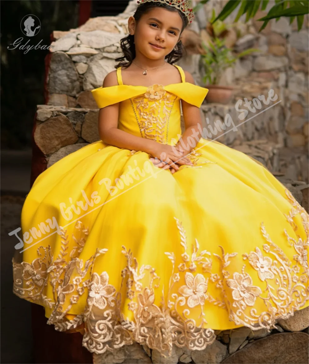 かわいいスパゲッティストラップフラワーガールドレスふわふわ結婚式フォーマルな機会プリンセス誕生日ドレス宴会ディナーのカスタマイズ