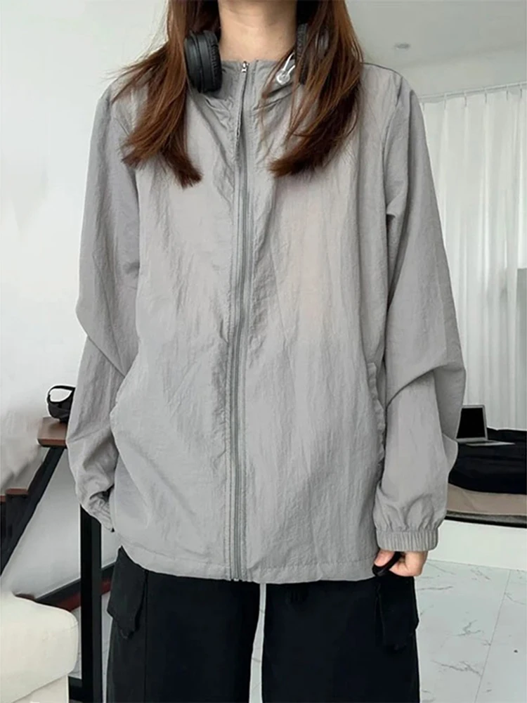 

Легкая ветровка из ледяного шелка для активного отдыха, летняя спортивная куртка для пар, защита от солнца, свободный крой, с капюшоном