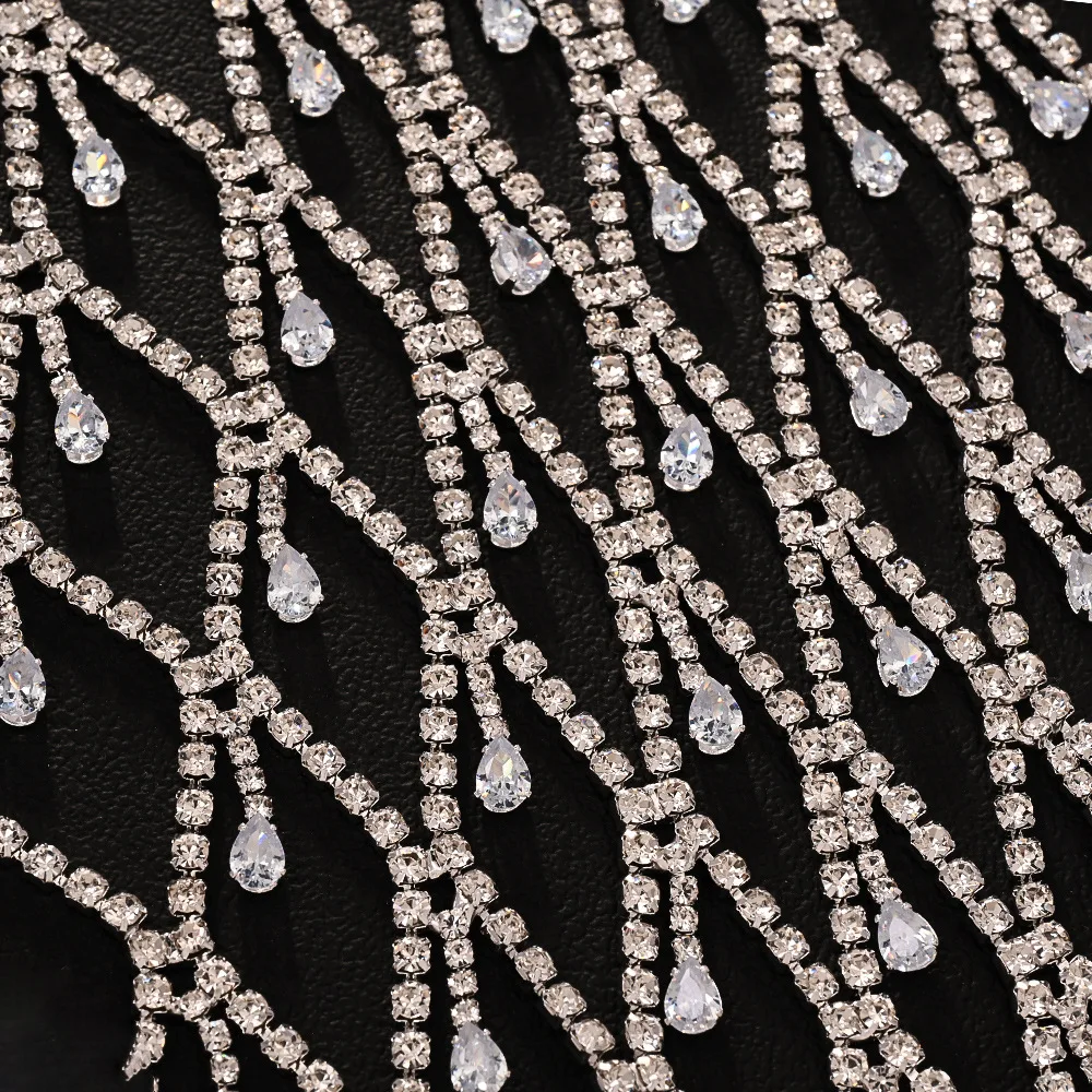 Nuova festa di tendenza, catena per il corpo con frange a goccia d'acqua sexy, catena per il corpo da donna con catena sul petto con strass personalizzata