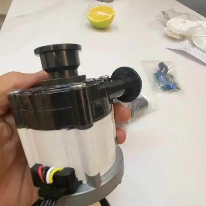 Pompa wodna z silnikiem bezszczotkowym NIDEC, gwint 1/2 cala, wysoki przepływ, sygnał PWM do regulacji prędkości, 12-36V, partia zbiorcza.