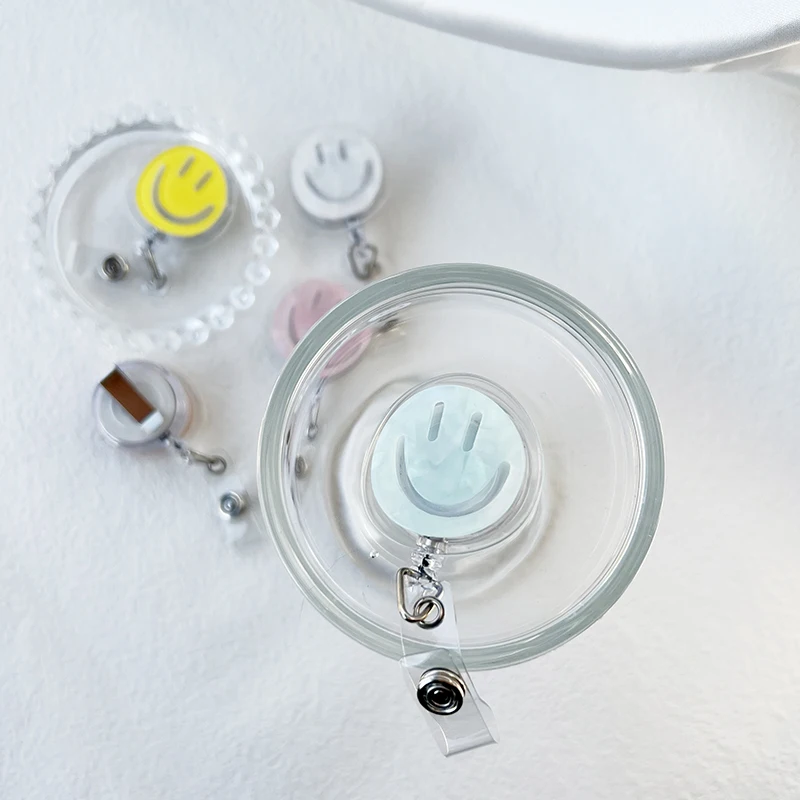 1Pcs Cartoon smiling face Retractable Badge Holder Reel Exhibition Enfermera Student Boy Name Card Girl Use Chest Card