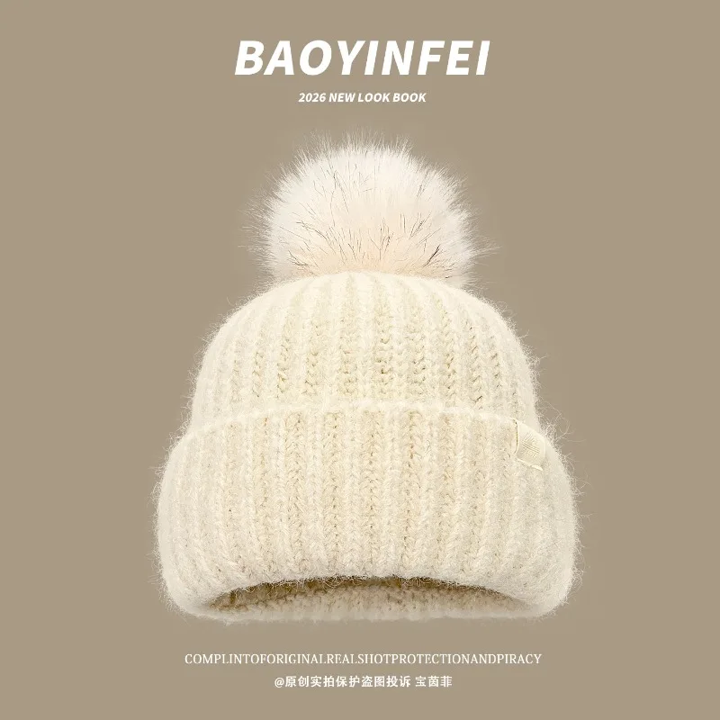 Koreanische Strickmütze mit Fellpompon-Design für Damen, vielseitig einsetzbar, warm, dick, für große Köpfe, Ohrenschutz, Wintermütze – Detail 4