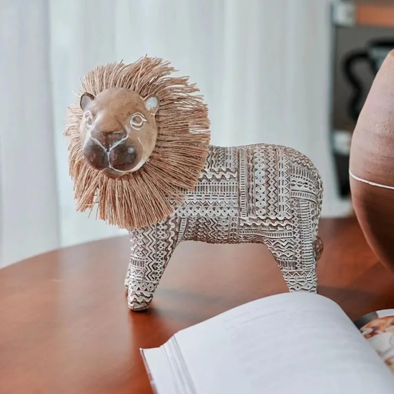 

Скандинавская статуэтка льва, декоративное украшение для спальни и рабочего стола, экологически чистые изделия из смолы, декор для гостиной и дома
