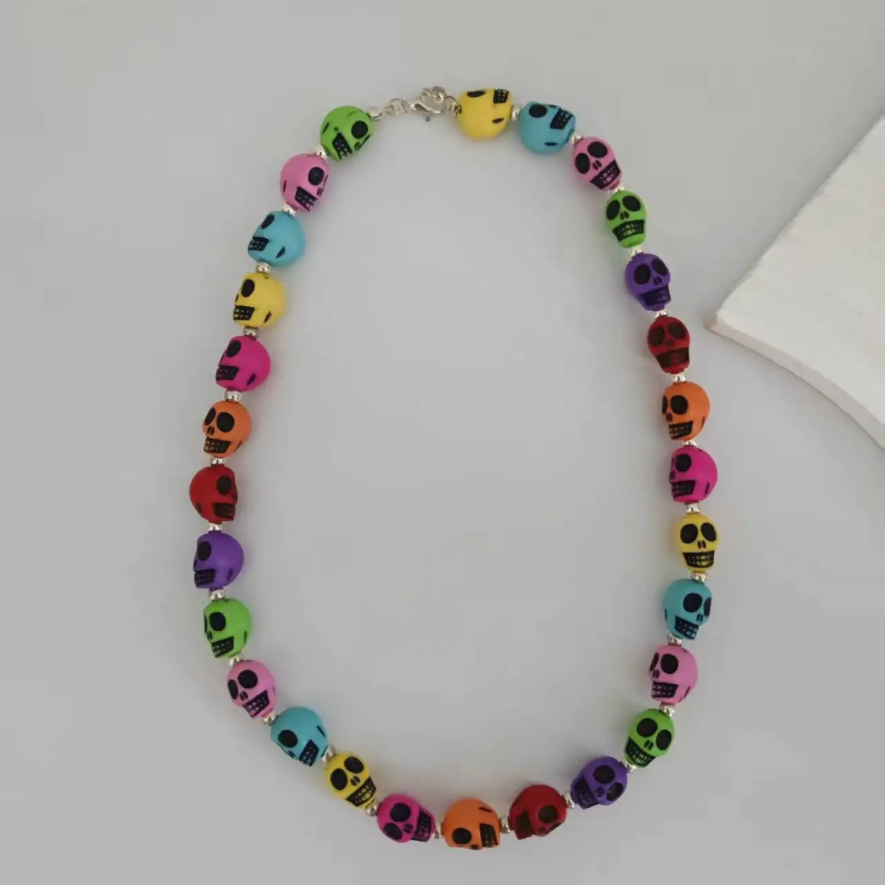 

Children Handemade Halloween Funny Necklace Women Or Man Colorful Skulls Beads Neckalce Halloween Party Gifts