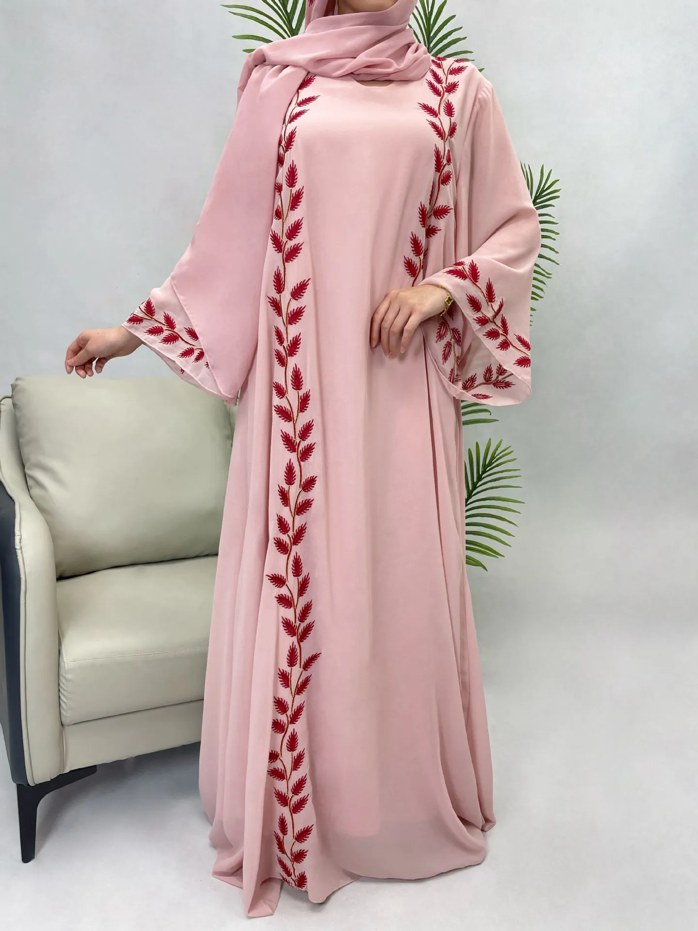 Middle East Dubai Turkey Fashion Street Chiffon Pink Round Neck Plant Pattern Embroidery Long Dress Islamic Modest Clothing