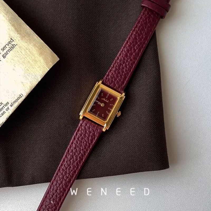 

PEIYING Ankola Red Watch Women's Square Leather Small Dial New Women's Niche Light Luxury Quartz Watch