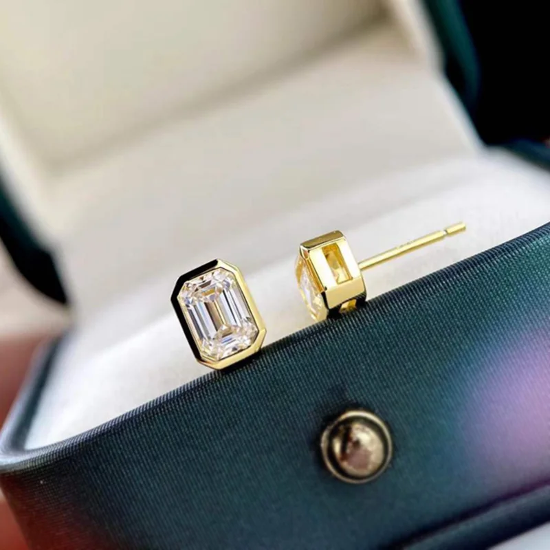 Huitan Trendy Dainty Shiny Zirconia Ear Stud Female Daily Wearable Earrings Accessories for Women Trendy Wedding Jewelry Gift