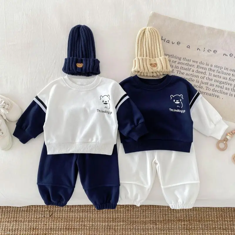 

2024 Spring New Baby Long Sleeve Clothes Set Infant Boys Bear Print Splicing Sweatshirt + Pants Suit Kids Sports Casual Outfits