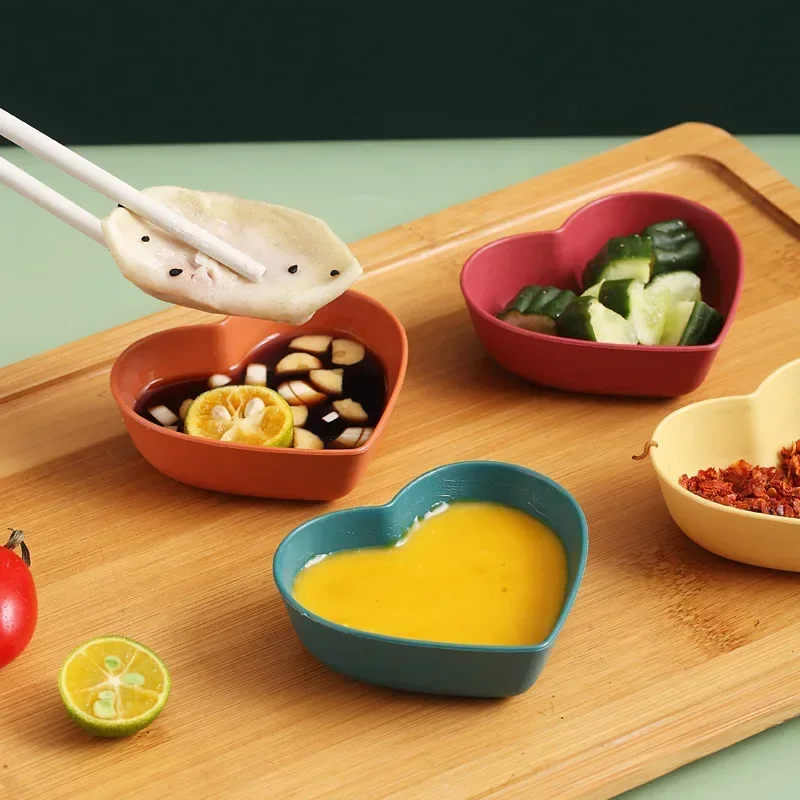 Kitchen Snack Plate Heart-shaped Separate Plates Seasoning Bowl Chili Plate Creative Kitchen Multifunctional Split Glaze Sauce