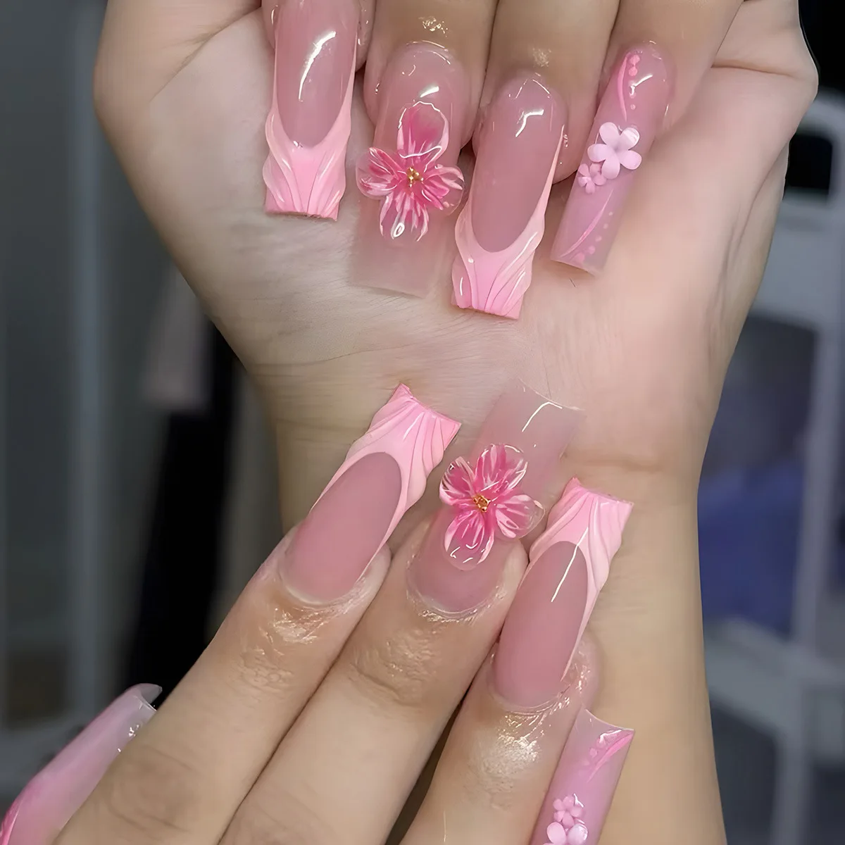

24 шт. 3D Sweet Flower Fake Press on Nails Gradient Blush Pink False Nails Sweet Cool Nails Set Press on French Nail Long Square