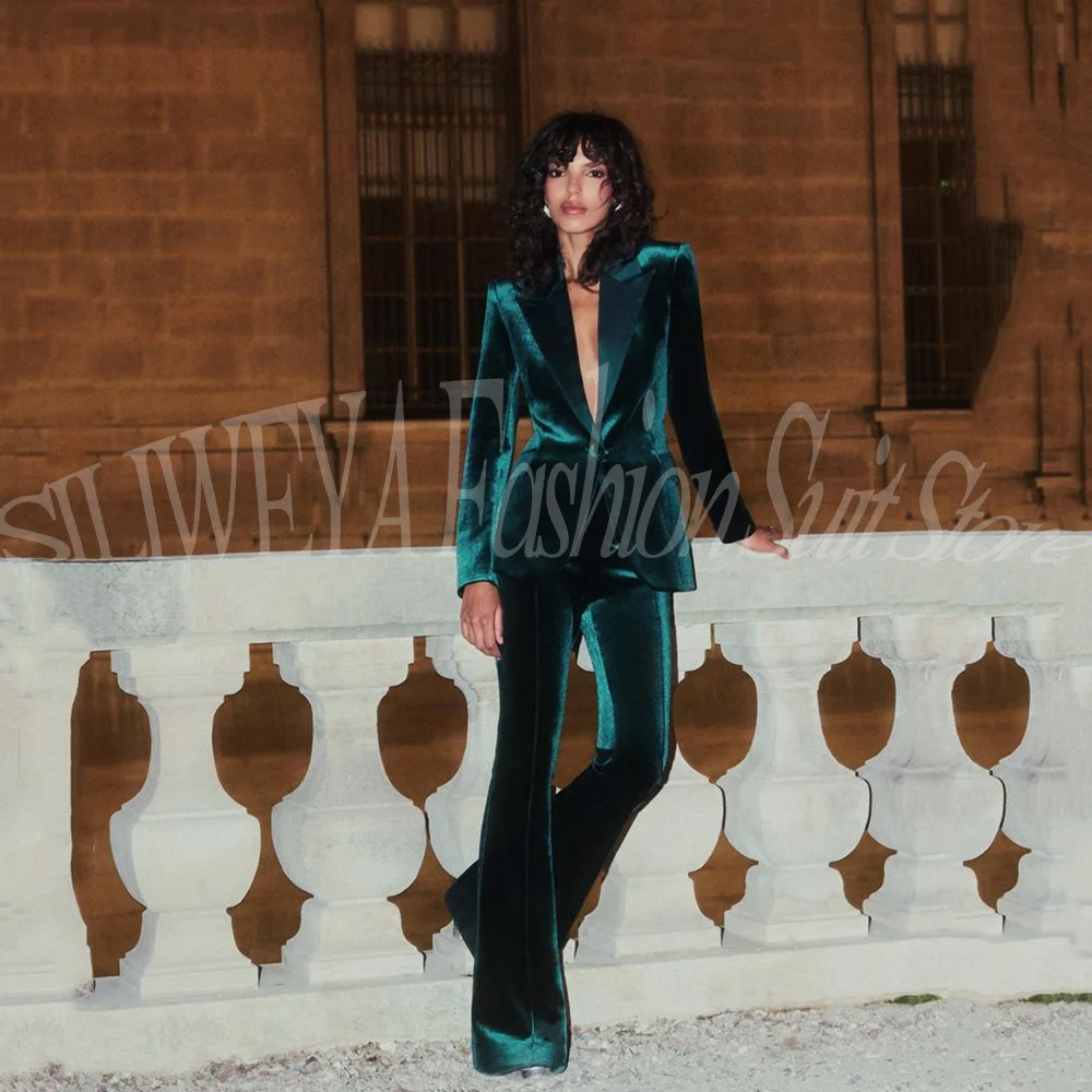 

Elegant Velvet Female Suit 2 Pieces Lady Vintage Peak Lapel Jackets Flare Pants Sets Women Autumn Classic Chic Street Outfits