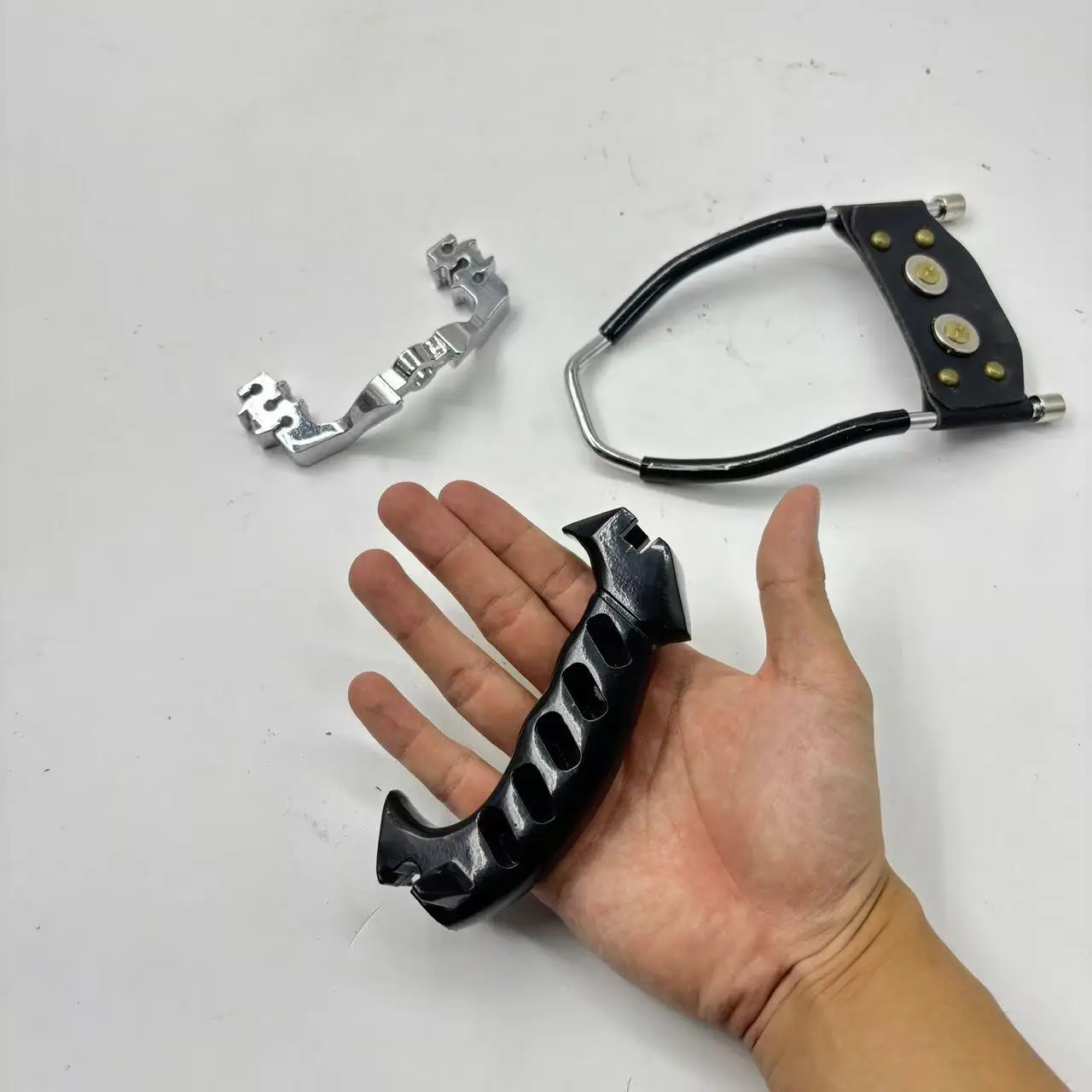High-Quality Alloy Handle Accessory, Outdoor Camping Entertainment Equipment, with Wrist Rest and Foldable Function