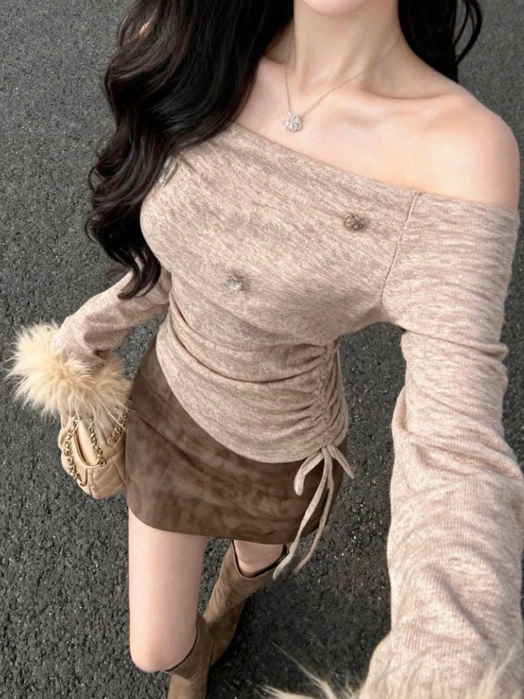 

Sexy Retro Hot Girl Sle Asymmetrical oulder Slim Fit T-irt Unique And Beautiful Spring Faion for Ladies Performance A...