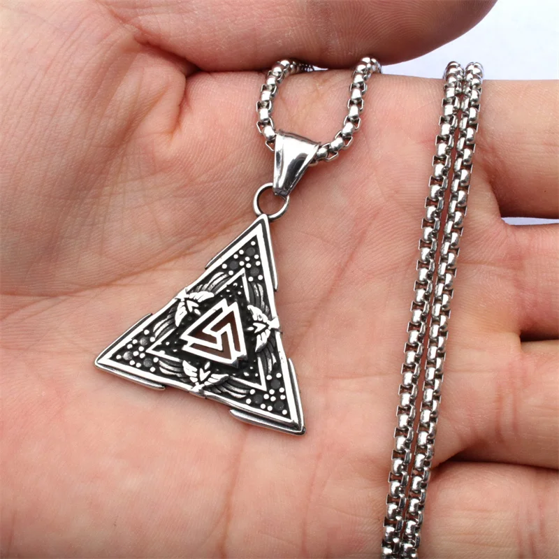 Viking Vintage Triangle Rune Titanium Steel Pendant Necklace Men\'s Fashion New Punk Hip Hop Necklace Accessories Wholesale 2023