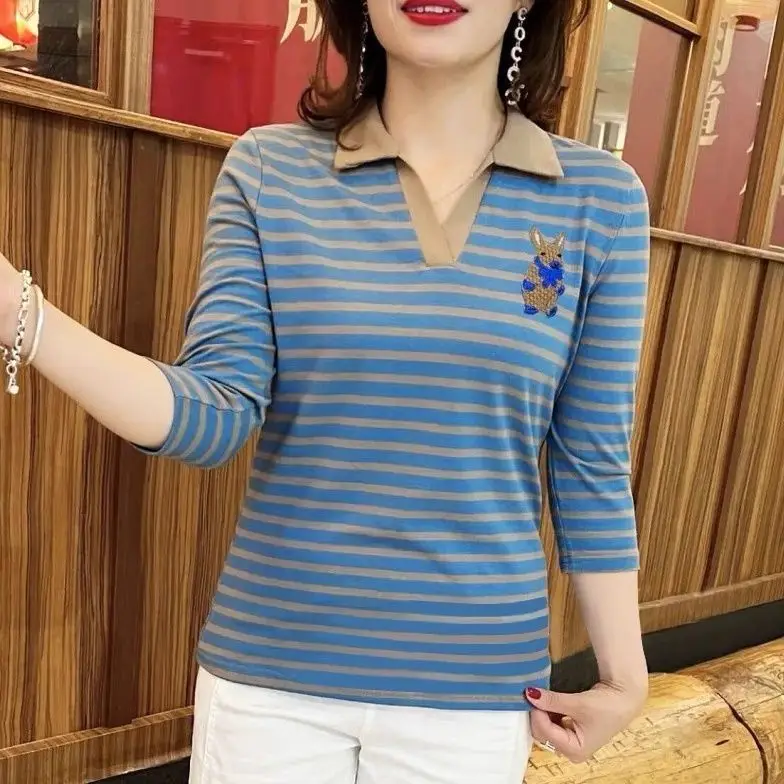 Fashionable Striped Long Sleeve T-Shirt for Middle-Aged And Elderly Women Casual Loose Fit Spring Autumn Base Layer Shirt