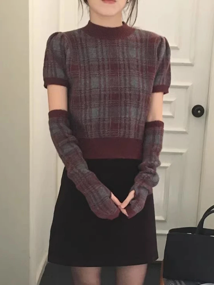 Elegancki zimowy sweter damski z efektem odmładzającym, okrągły dekolt, kolorowy, w kratę, casualowy, uniwersalny, luźny krój, idealny do pracy...