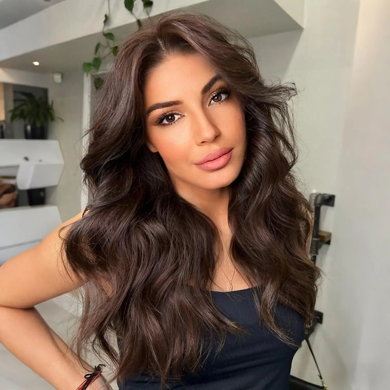 

Парик Jessies True-Hold Series, длинный волнистый, темно-коричневый, 13x4, безклеевой, с кружевной передней частью